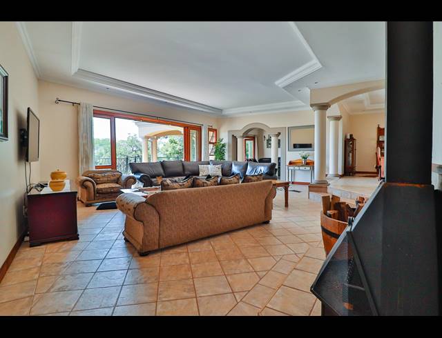 4 BEDROOM HOUSE FOR SALE IN LEEUWFONTEIN ESTATE